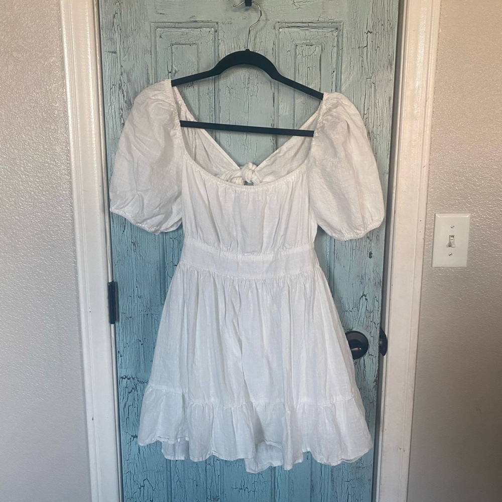 Little white dress with bow back. Cotton.